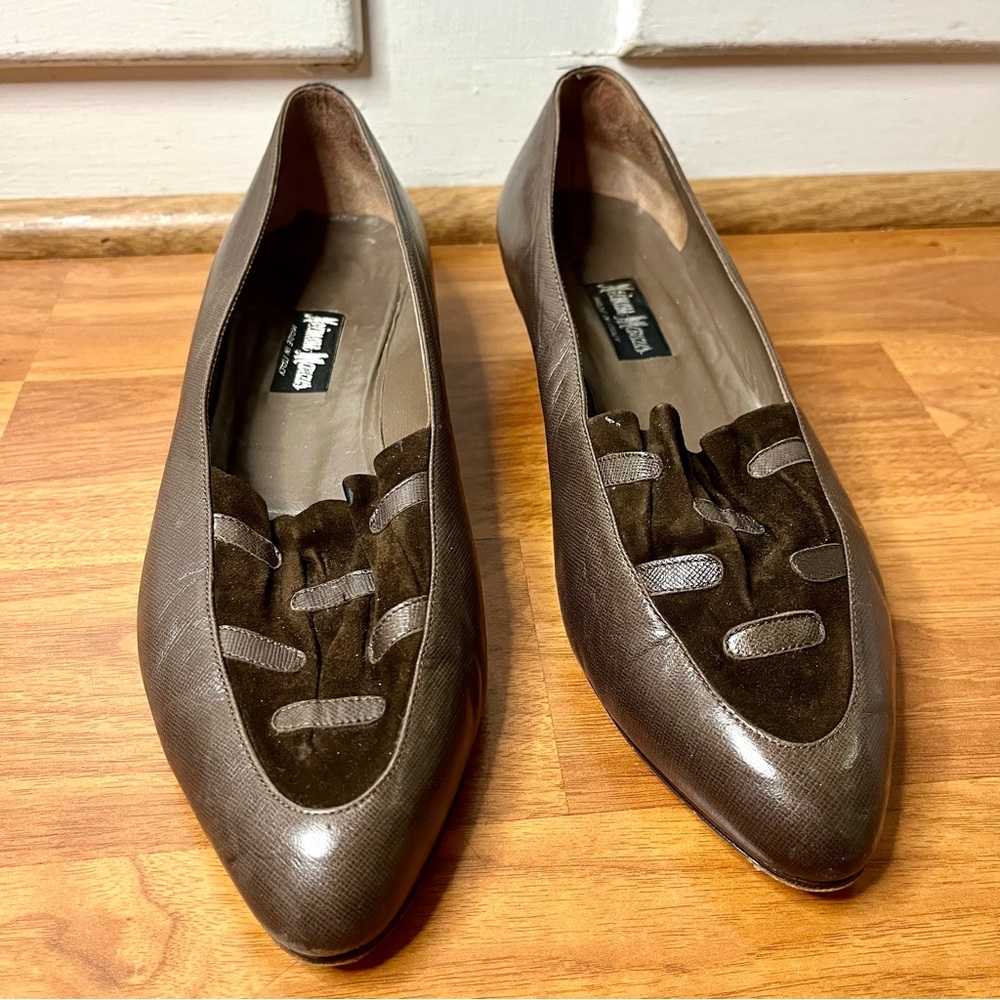 Vintage Neiman Marcus Brown Pointed Toe Flat Short Heel Shoes